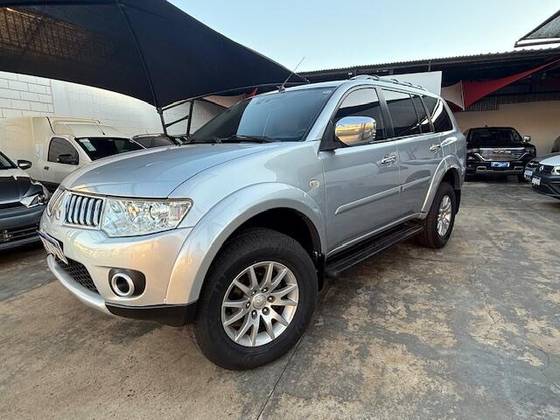 MITSUBISHI PAJERO DAKAR 3.2 HPE 4X4 7 LUGARES 16V TURBO INTERCOOLER DIESEL 4P AUTOMÁTICO
